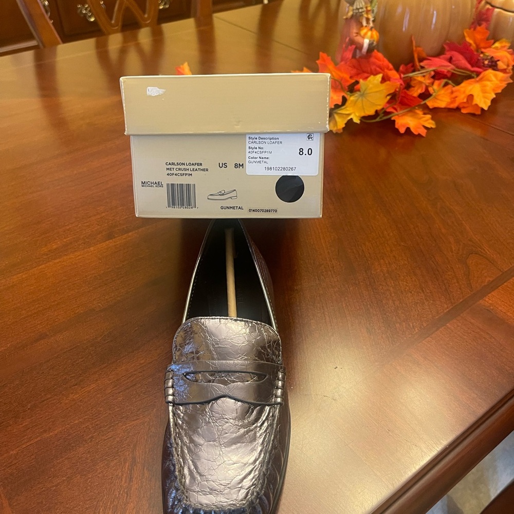 New Michael Kors Men's Silver Crocodile Loafers